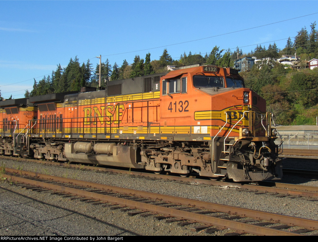 BNSF 4132 Dash9-44CW